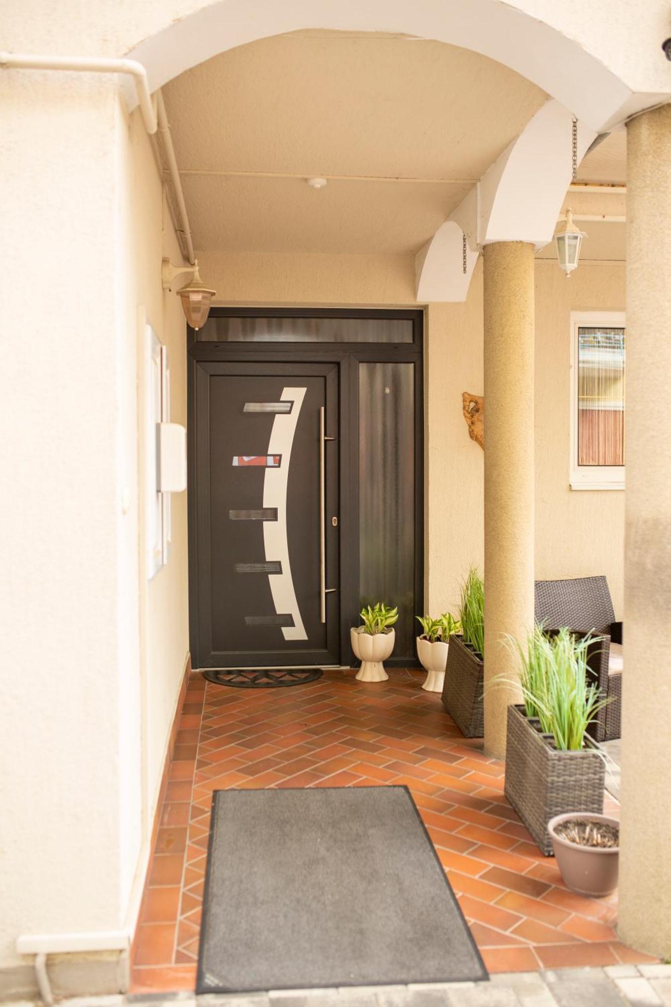 Hürkecz Apartmanház Héviz Zewnętrze zdjęcie