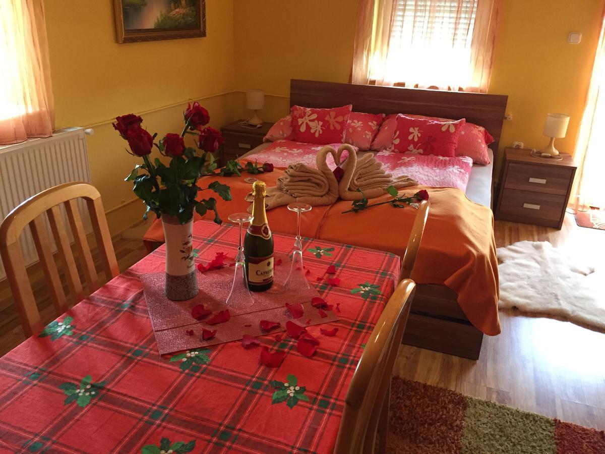 Hürkecz Apartmanház Héviz Zewnętrze zdjęcie